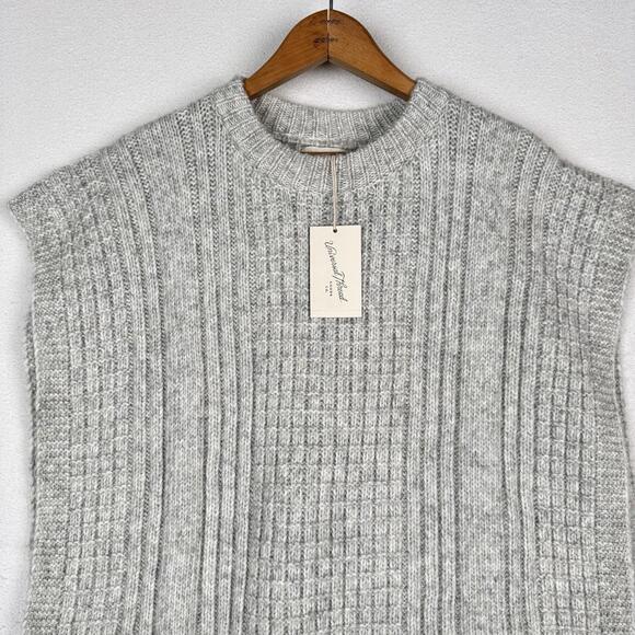 NWT Universal Thread Women’s Gray Sleeveless‎ Knit Vest One Size - Picture 2 of 9